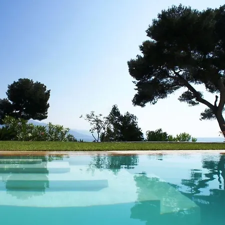 Design With Pool Rocabruna
